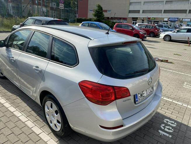 Opel Astra Oszczędny Diesel, klimatyzacja, niski przebieg, 8 airbag, isofix