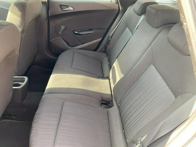 Opel Astra Oszczędny Diesel, klimatyzacja, niski przebieg, 8 airbag, isofix