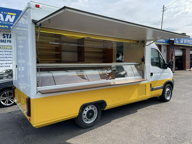 Renault Master Autosklep pieczywa Sklep Gastronomiczny Food Truck Foodtruck 2009