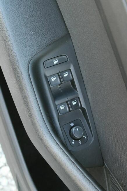 Volkswagen Passat ESSENCE App-Connect LED F-vat Salon Polska Gwarancja