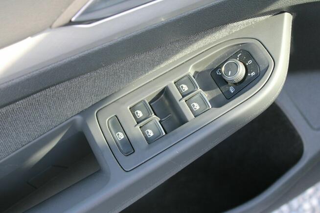 Volkswagen Golf LIFE Virtual Asystent Salon Polska Gwarancja