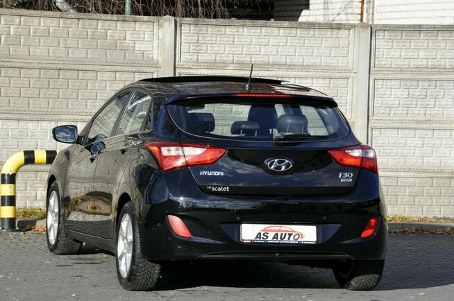 Hyundai i30 1.6CRDi 128KM Premium/LEDy/PDC/Alu/USB/Serwis/Panorama/Kamera/Navi