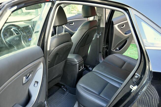 Hyundai i30 1.6CRDi 128KM Premium/LEDy/PDC/Alu/USB/Serwis/Panorama/Kamera/Navi