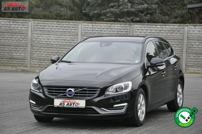 Volvo V60 2,0D4 181KM Momentum/Ledy/Xenon/Skóry/Navi/PDC/Serwis/GwArAnCjA