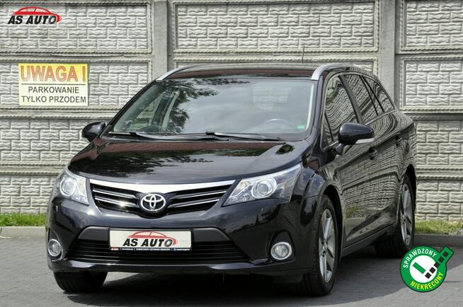 Toyota Avensis 1,8VVTi 147KM SolPlus/Navi/Alkantara/Alufelgi/Kamera/Ledy/PółSkóry