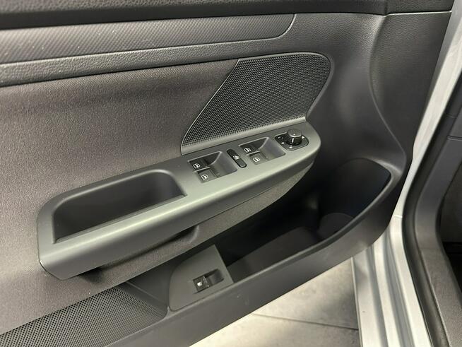 VW Golf V 1.6 MPI 5 drzwi 10x AirBag Climatronic Rej PL