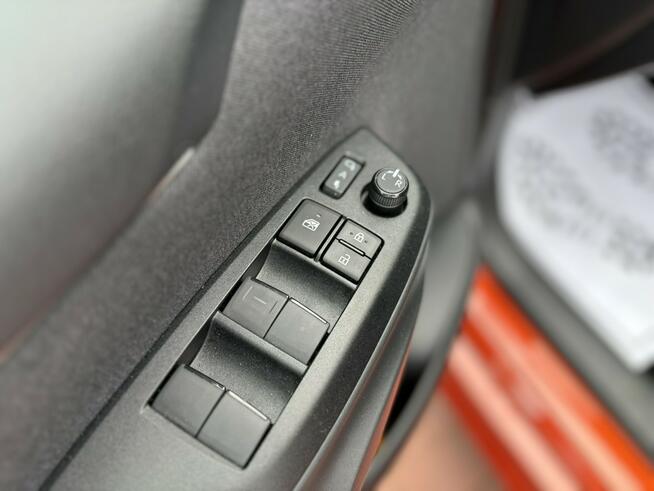 Toyota Yaris Hybryda, Gwarancja, Automat, Salon Polska, Niski Przebieg, Super Stan