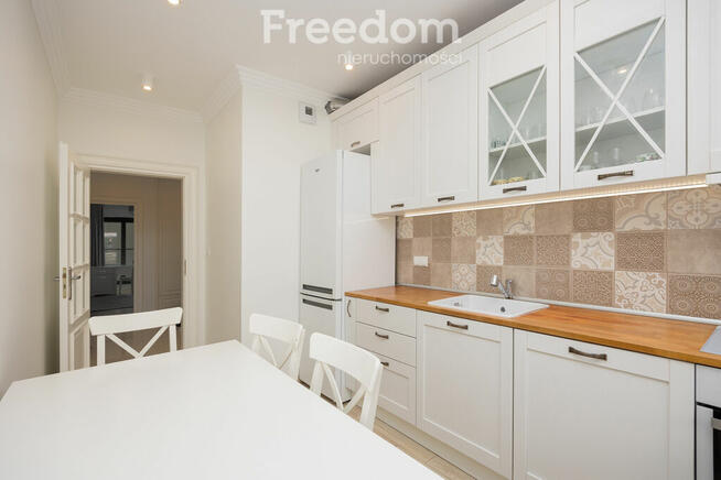 Apartament 3 pokojowy w Rezydencji Mokotów, Metro