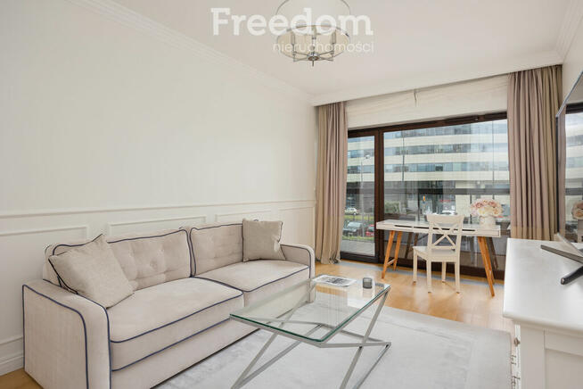 Apartament 3 pokojowy w Rezydencji Mokotów, Metro