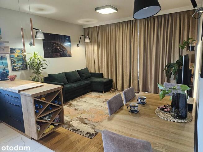 Wyjątkowe mieszkanie z dwoma balkonami w Książenicach