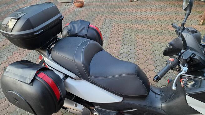 Kymco Downtown 300i, kufry boczne, Led, KAT B