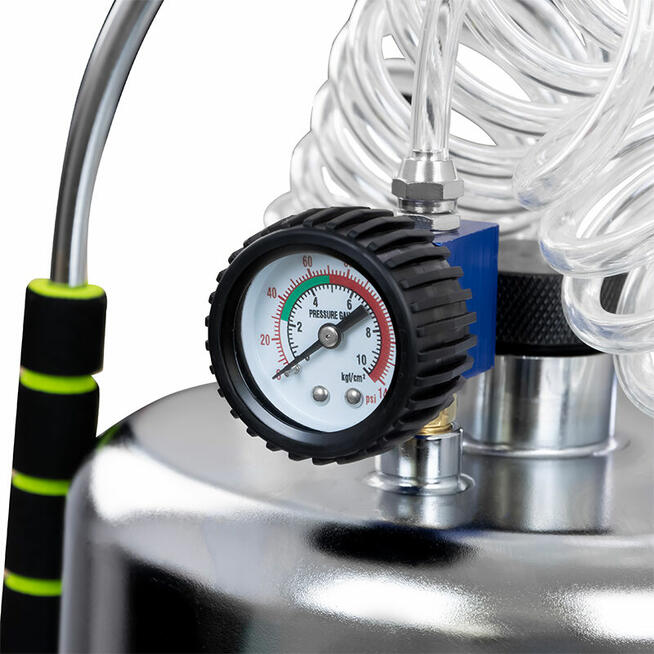 Urządzenie do wymiany płynu hamulcowego z adapterami