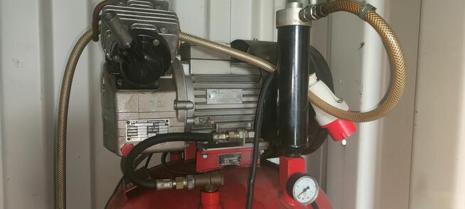 Kompresor tłokowy do warsztatu/zakladu