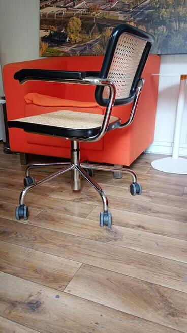 Krzesło konferencyjne czarne THONET krzesła konferencyjne