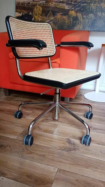 Krzesło konferencyjne czarne THONET krzesła konferencyjne