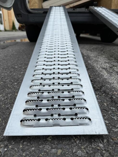 NAJAZDY RAMPY ZAŁADOWCZE 400kg składane, 1,95m z płetwą dług