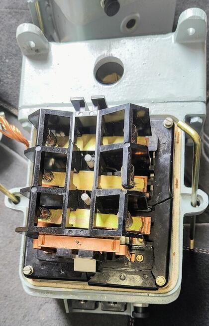 WYŁĄCZNIK STYCZNIK OLEJOWY MO62 TRÓJFAZOWY 14-25 A 220 380 V