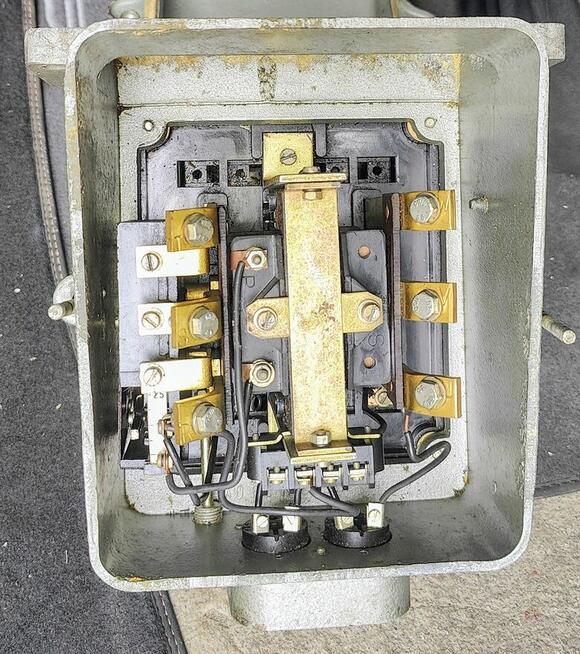 WYŁĄCZNIK STYCZNIK OLEJOWY MO62 TRÓJFAZOWY 14-25 A 220 380 V