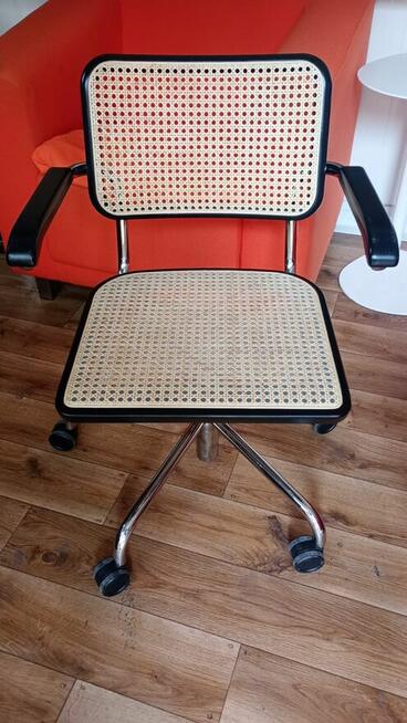 Krzesło konferencyjne czarne THONET krzesła konferencyjne