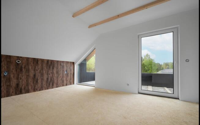 Nowoczesny dom energoiszczedny w lesie