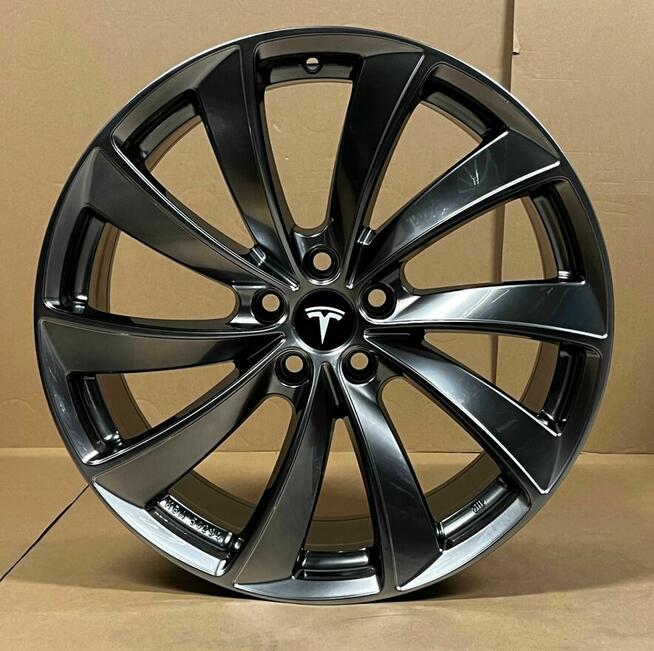 Felgi Tesla Model Y - Rial Lugano 9,5Jx20 ET37 LU9520 5x114,3