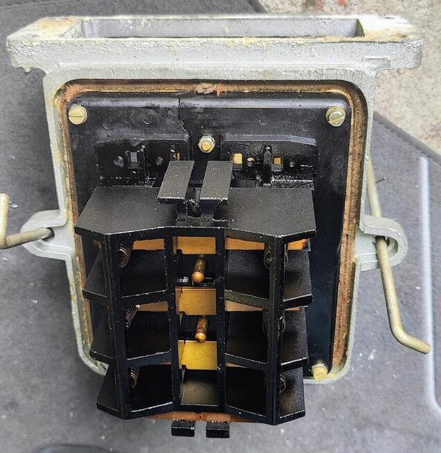 WYŁĄCZNIK STYCZNIK OLEJOWY MO62 TRÓJFAZOWY 14-25 A 220 380 V