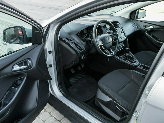 Ford Focus 1.5_Diesel_120 KM_118 tyś. km_LIFT