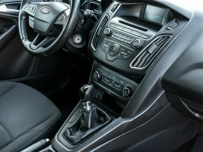 Ford Focus 1.5_Diesel_120 KM_118 tyś. km_LIFT