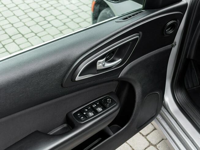 Chrysler 200 2.4_Benzyna_Gaz_175 KM_175 tyś. km