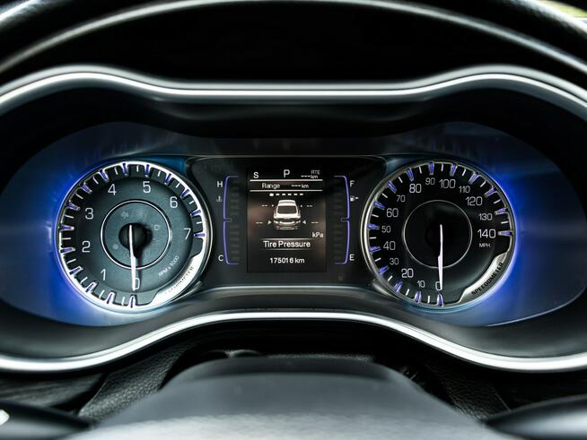 Chrysler 200 2.4_Benzyna_Gaz_175 KM_175 tyś. km