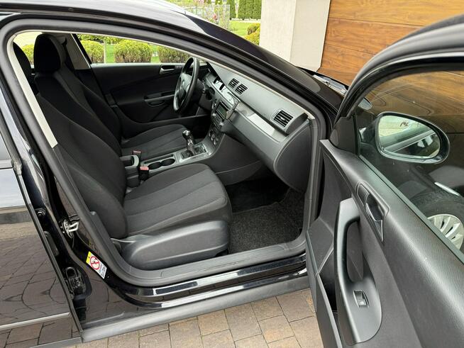 Volkswagen Passat 09r. 1.6 MPI sedan z Niemiec bezwypadkowy tempomat podg.fotele