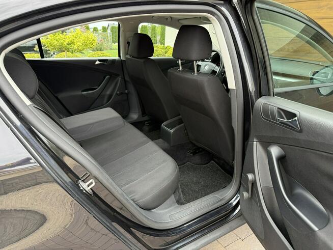 Volkswagen Passat 09r. 1.6 MPI sedan z Niemiec bezwypadkowy tempomat podg.fotele