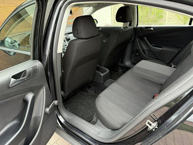 Volkswagen Passat 09r. 1.6 MPI sedan z Niemiec bezwypadkowy tempomat podg.fotele