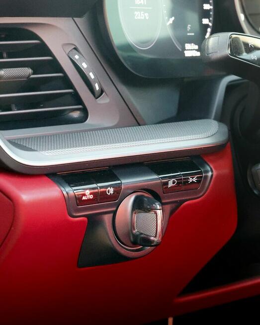 Porsche 911 FV 23% / SALON POLSKA / Pakiet SPORT CHRONO / Cabrio / Carrera 4 / 4x4