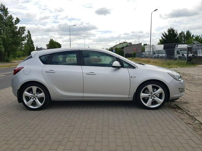 Opel Astra 1,6 Turbo Benzyna Navi Klimatronik Zarejestrowany Gwarancja