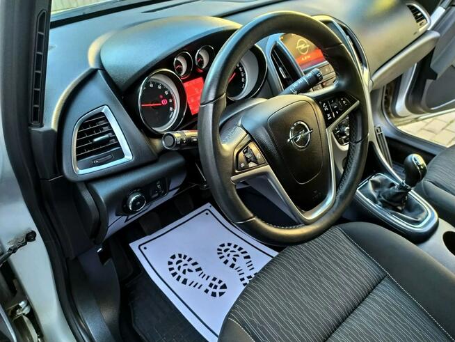Opel Astra 1,4 Turbo 120KM Bixsenon Serwis Grzane Fotele Zarejestrowany