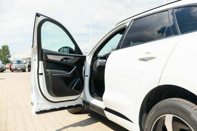 Jaguar F-PACE MY24 2.0 I4 250 KM AWD Auto R-Dynamic S FujiWhite GlossBlack Navi LED