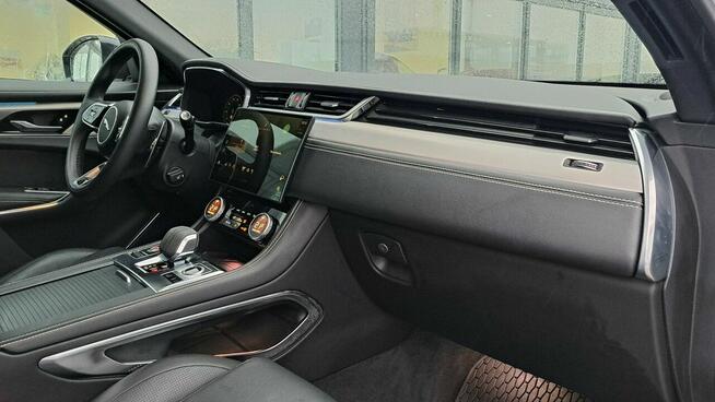 Jaguar F-PACE MY24 2.0 I4 250 KM AWD Auto R-Dynamic S FujiWhite GlossBlack Navi LED