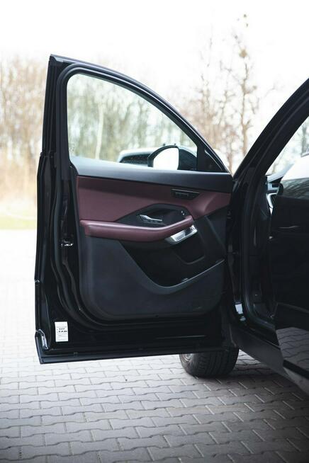 E-Pace 2.0D I4 163 PS AWD Auto R-Dynamic Black-Salon-PL-Panorama-FV23%