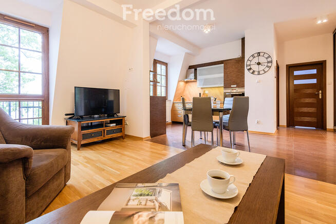 Apartament z widokiem na jezioro Jeziorak