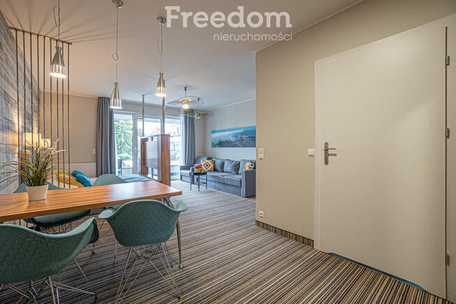 Krynica Morska - lokal z widokiem na Zalew Wiślany