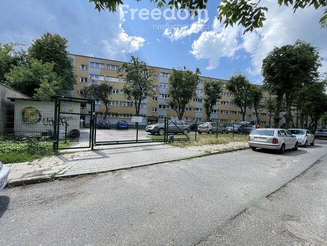Na sprzedaż słoneczne dwupokojowe mieszkanie.