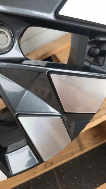 Felgi aluminiowe Hyundai Staria 186x139,7 Et53,5 TPMS (OL66