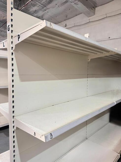 Regały sklepowe na magazyn 32 segmenty typu gondola metalowe