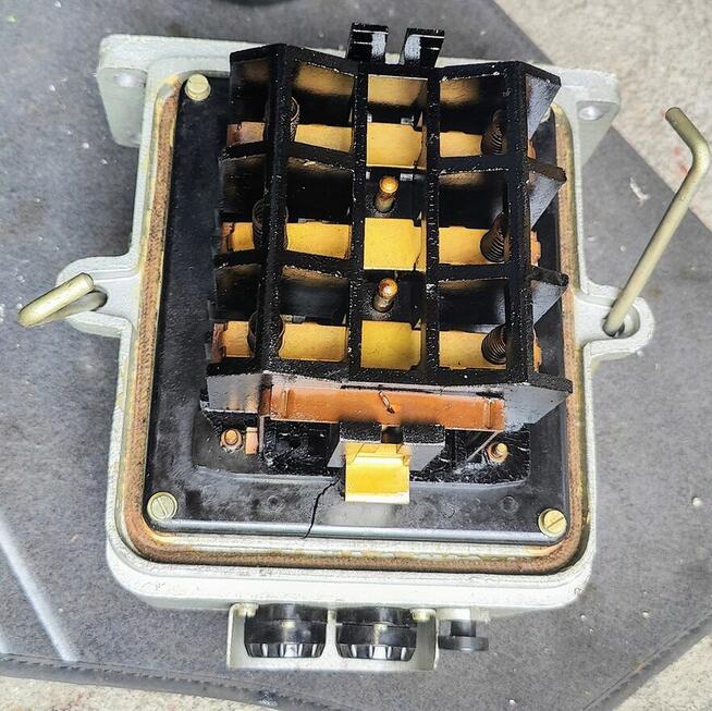 WYŁĄCZNIK STYCZNIK OLEJOWY MO62 TRÓJFAZOWY 14-25 A 220 380 V