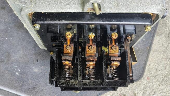 WYŁĄCZNIK STYCZNIK OLEJOWY MO62 TRÓJFAZOWY 14-25 A 220 380 V