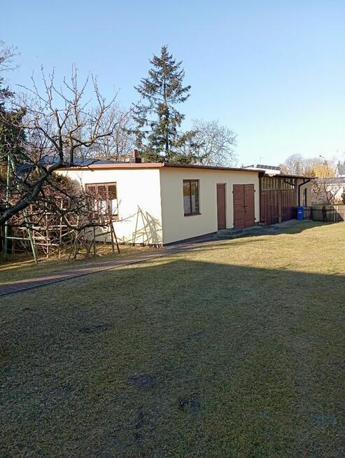 Sprzedam dom w Łasku, woj. Łódzkie z warsztatem i garażami