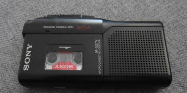 Dyktafon Sony plus dwie kasety gratis
