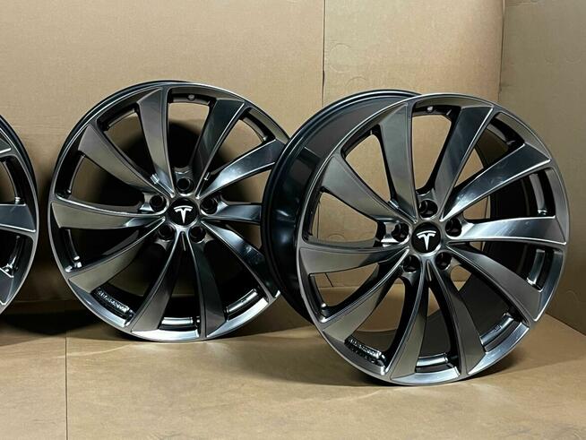 Felgi Tesla Model Y - Rial Lugano 9,5Jx20 ET37 LU9520 5x114,3