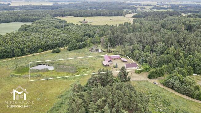 Wyjątkowe siedlisko na Warmii ze stawem – 1 ha